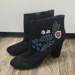 Elegant Black Floral Embroidered Ankle Boots